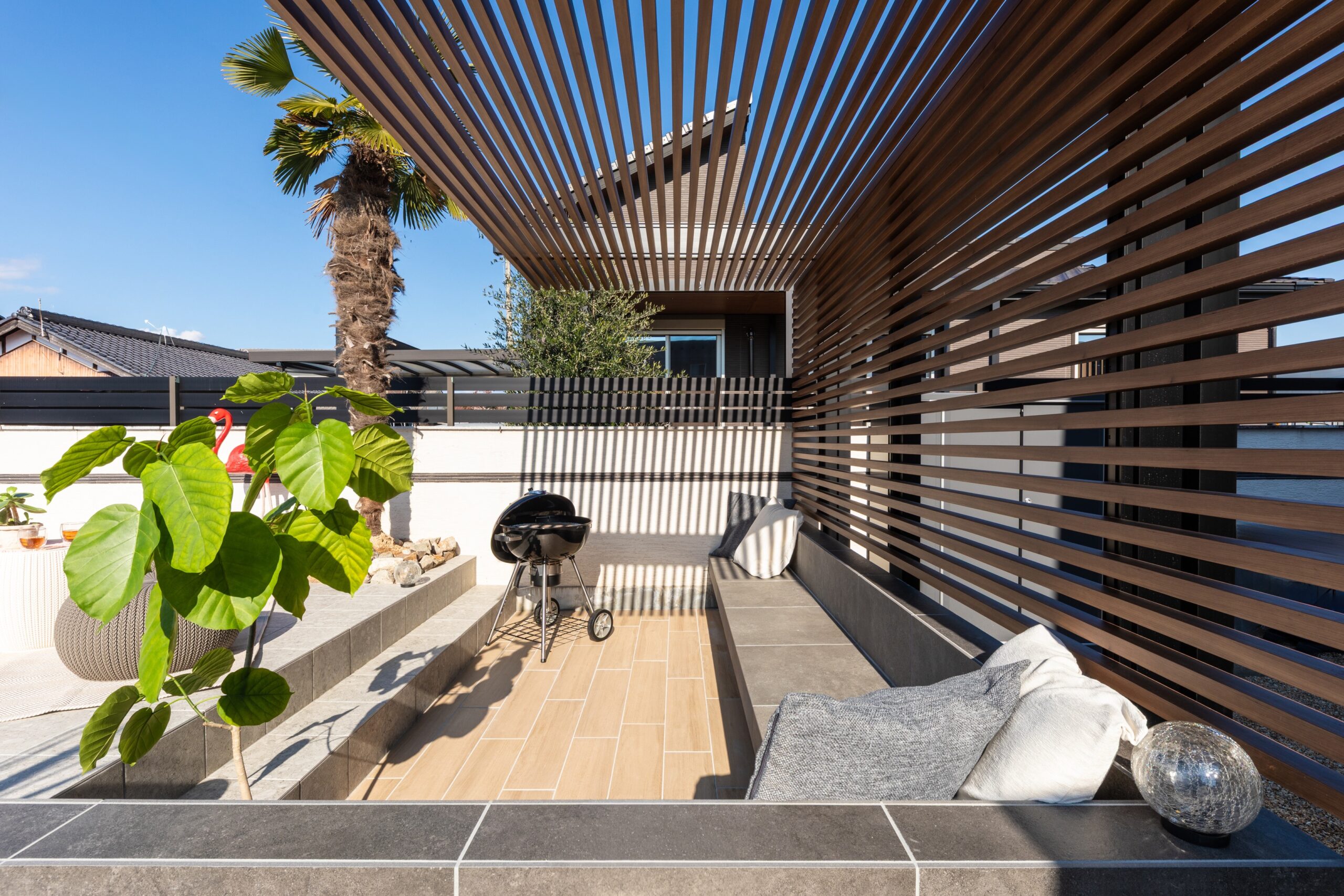 兵庫県 ラグジュアリーなプライベートプールがあるお庭